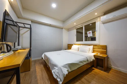Gangjin Prince Happy Hotel - 汽車旅館