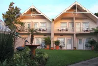 Quarry Lake Inn Hotels near Nahoon Beach