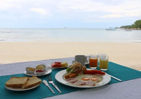 Samed Cabana Resort Отели рядом с достопримечательностью «Ao Noi Na»