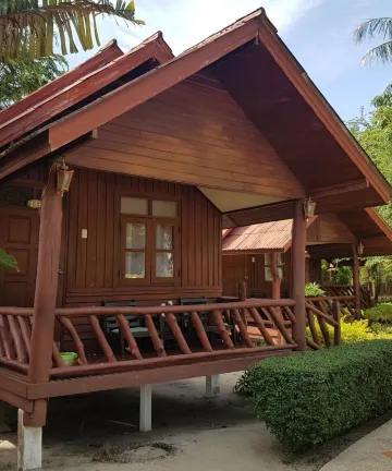 บังกะโลพร้อมวิวสระน้ำ