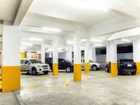 The Circle Hotel - parking