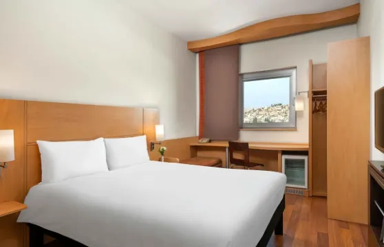 宜必思加濟安泰普酒店