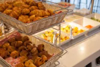 Hampton by Hilton Amsterdam Centre East - breakfast