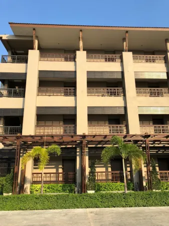 Pawa Place (by Inpawa) Отели в г. Chonnabot