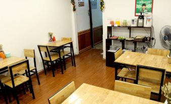 Le Petit Hanoi Hotel