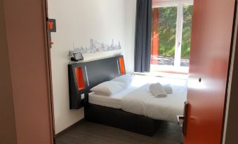 EasyHotel Zurich West