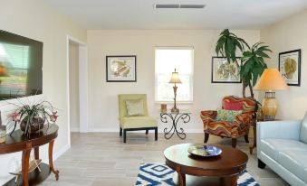 819 Chestnut Court