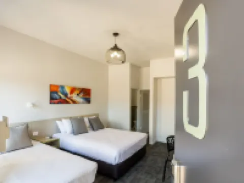 ไนท์แคปที่โรงแรมเอเมอรัลด์สตาร์ โรงแรมในเอเมอรัลด์