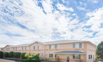 Super 8 by Wyndham Trinidad