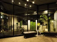 Queen Hotel II