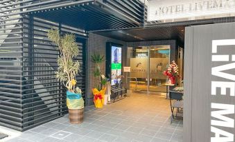 3. HOTEL Li..