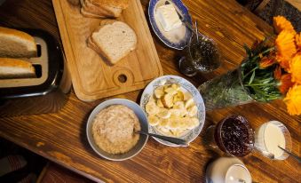 Chickadee Hostel