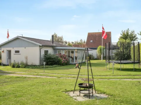 "Hattie" - 100m from the Sea