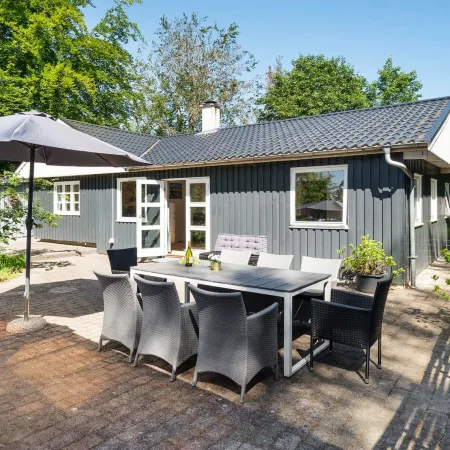 "Tannie" - 300m from the Sea