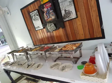 Tho Mai Resort Отели рядом с достопримечательностью «Wat Khao Chamao»