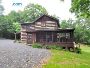 Pondview Cabin - Log Cabin Retreat