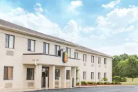 Super 8 by Wyndham Bedford - 2-Star