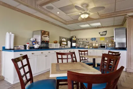 Travelodge by Wyndham Outer Banks/Kill Devil Hills