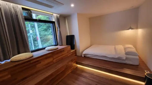 Sokcho Floating Whale Seorak Dojeok Waterfall Stay - Wifi