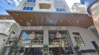Joli Hotel Hôtels à : Sangkat Tuek Thla