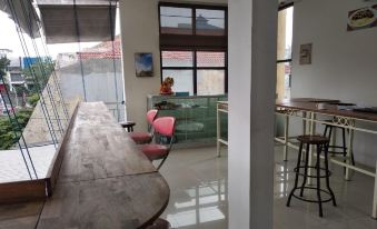 OYO Life 3944 Family Guest House Sukomanunggal