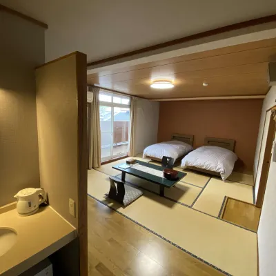 Japanese Auberge Matsu-Tsuru Hotels near Nakisuna Onsen