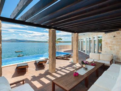 Luxury at Villa Cama - Your Dream Vacation Rental!