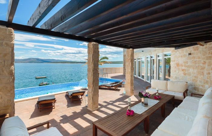 Luxury at Villa Cama - Your Dream Vacation Rental!