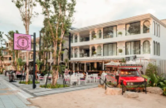 Anona Beachfront Phuket Resort