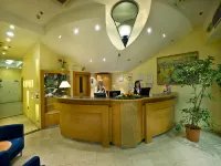 Ramada by Wyndham Prague City Centre 트로야 성 주변 호텔