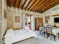 Arsorama Sweet Studio Apt w Shared Patio Hotels in Arsos