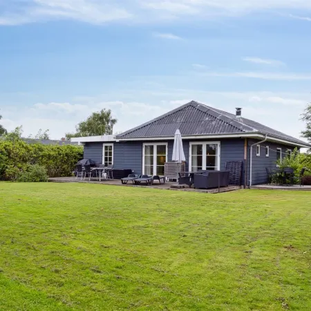 "Thala" - 150m from the Sea Hotels in Bogense