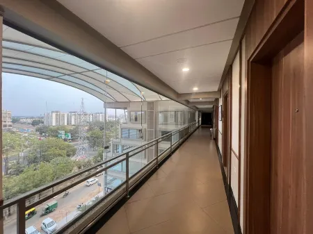 The Lemon Grass Hotel Отели в г. Гандинагар