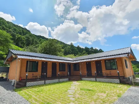 Danyang Euljeon 56 Pension Отели рядом с достопримечательностью «Guinsa Temple»