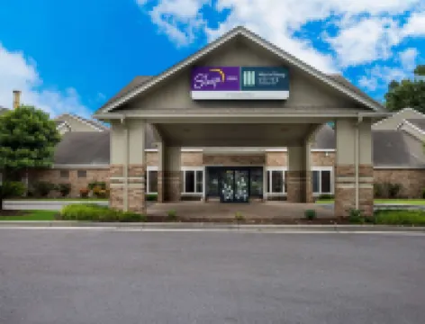 薩凡納中城MainStay套房