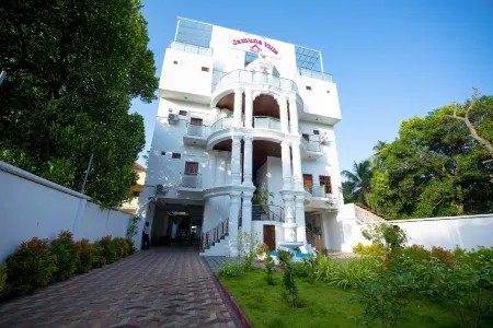 Jamuna Villa Отели в г. Джафна