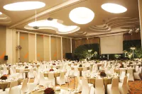 Harris Hotel & Conventions Ciumbuleuit - Bandung - breakfast
