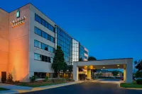 Embassy Suites by Hilton Milwaukee Brookfield Отели в г. Брукфилд