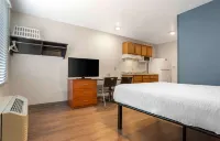 Extended Stay America Select Suites - Gulfport Hotels in Long Beach