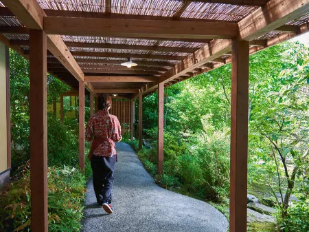 Hanareyado Yamasaki Отели рядом с достопримечательностью «Kuju Waitatenbo Park»