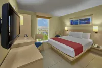 City Express by Marriott Campeche Hotels near Parque Campeche