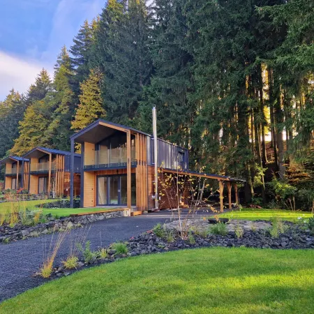 Luxe Timber Lodge & Relaxing Bath”