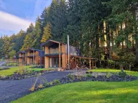 Luxe Timber Lodge & Pet Retreat
