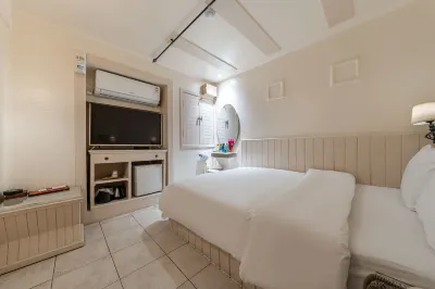 Daerim Caslon Hotels near MJ골든빌