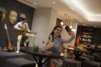 Novotel Hyderabad Convention Centre - bar
