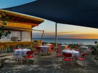 Idle Awhile Cliffs Hotels in West End