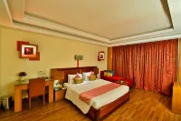 Gokulam Park Hotel & Convention Centre Hotels near Amrita Hospital, Kochi
