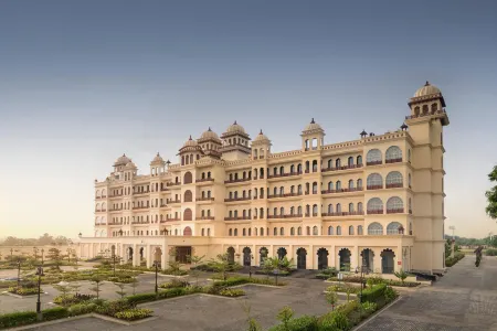 Uday Palace, Navsari, A Member of Radisson Individ Отели в г. Навсари