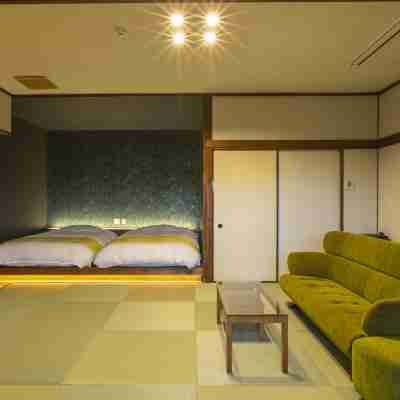 那古井館別邸　玉響 Rooms