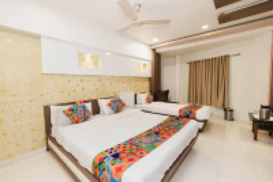 Hotel Amber Railway Station